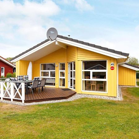 6 Person Holiday Home In Grömitz Exteriör bild