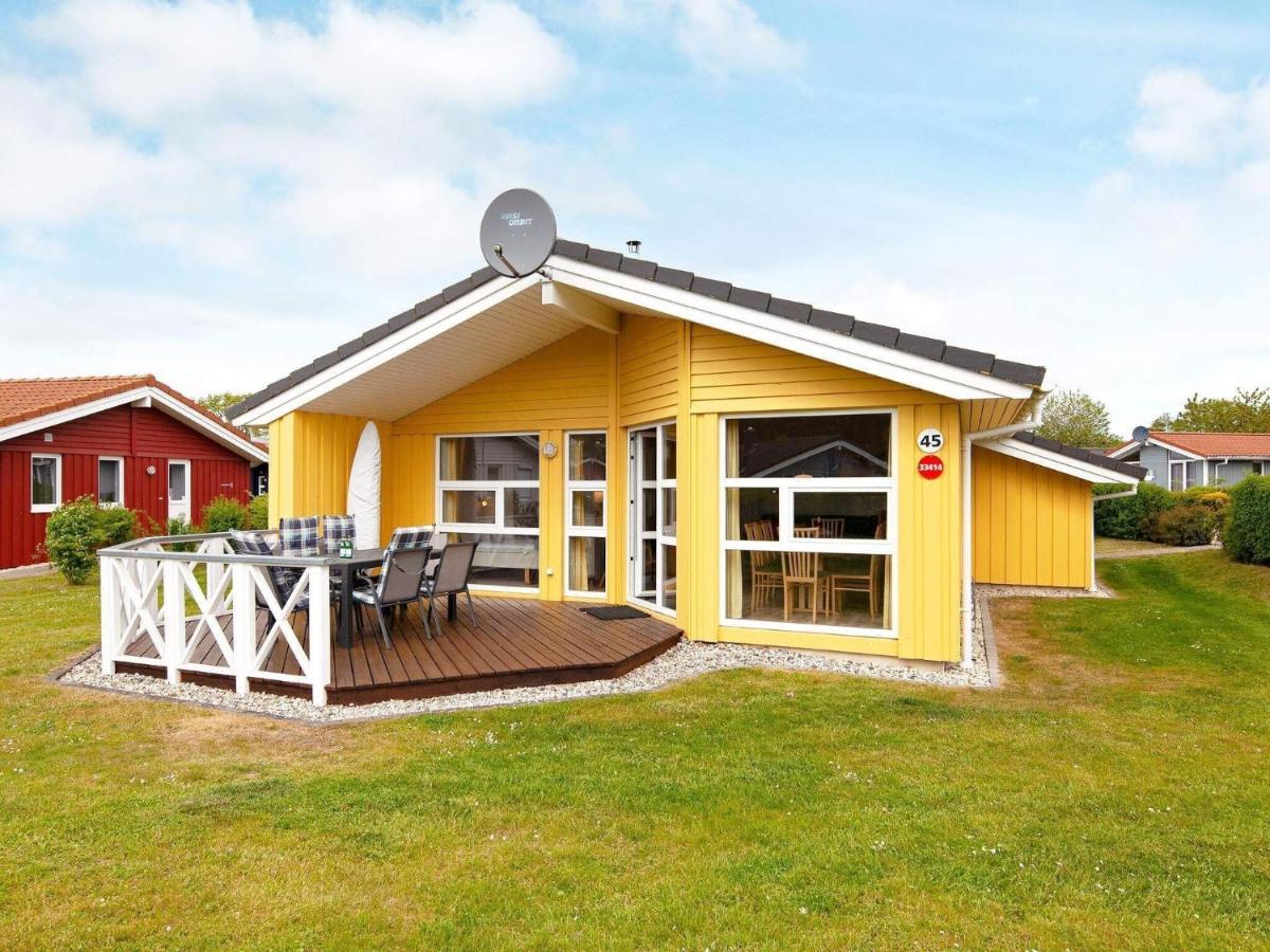 6 Person Holiday Home In Grömitz Exteriör bild